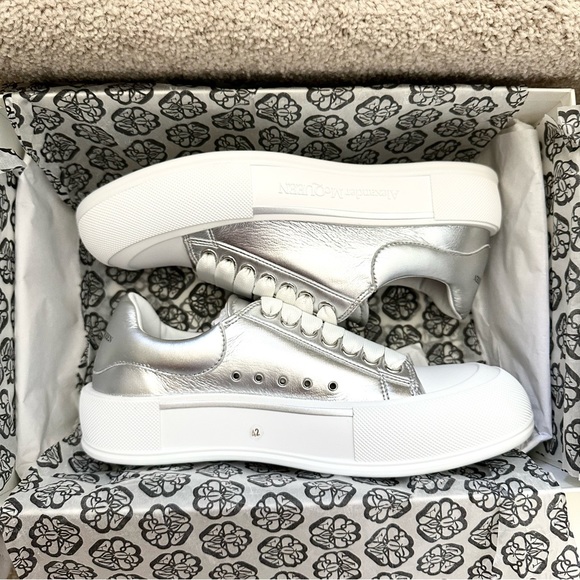 New! Alexander McQueen Men's Plimsoll Leather Sneakers Size EU 42, US 9 - Picture 3 of 10